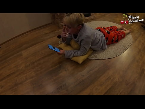 ❤️ Šialená blondínka fajčí obrovský penis a skáče na ňom - análny sex Porno na nás sk.pinkporno.ru ️❤